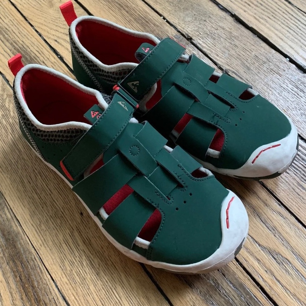 Plae ( green and pink)/